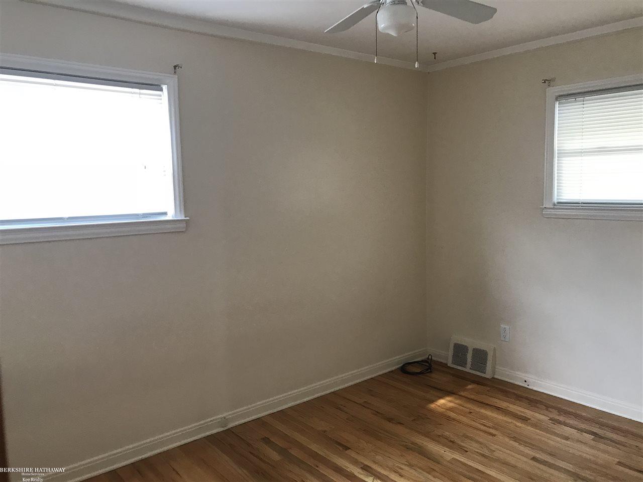 25831 Fortuna Street Roseville, MI 48066 - Photo 9 of 23 31359903-8.JPG