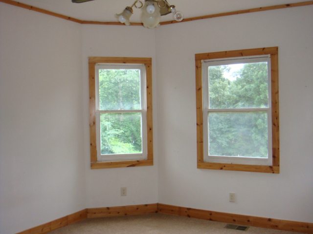 35 Duncan Creek Road Greenville, SC 29609 - Photo 5 of 13 Gallery Image 5