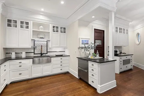 $3,750,000 | 249 Greens Farms Road, Westport, CT 06880