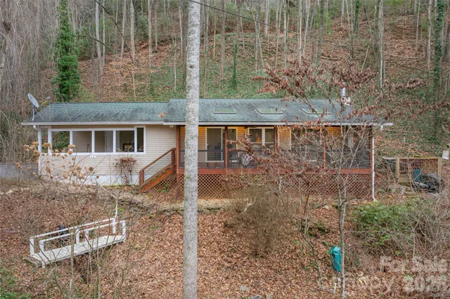 $319,900 | 12 Bear Cove Lane, Bryson City, NC 28713
