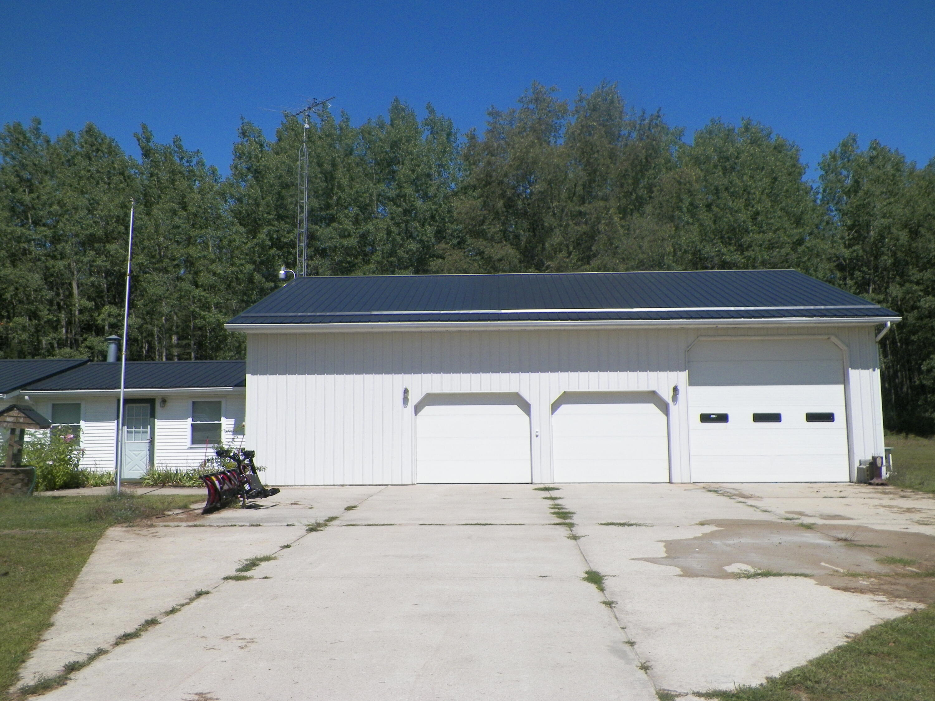 14910 Craft Road Hersey, MI 49639 - Photo 2 of 32 100_3269