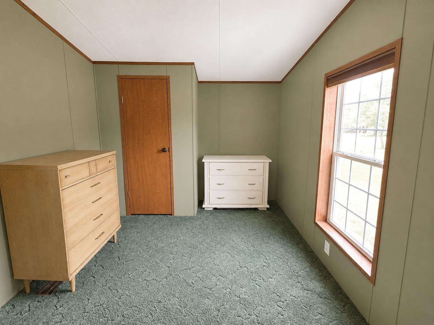 7 Dublin Street Gorham, NH 03581 - Photo 7 of 10