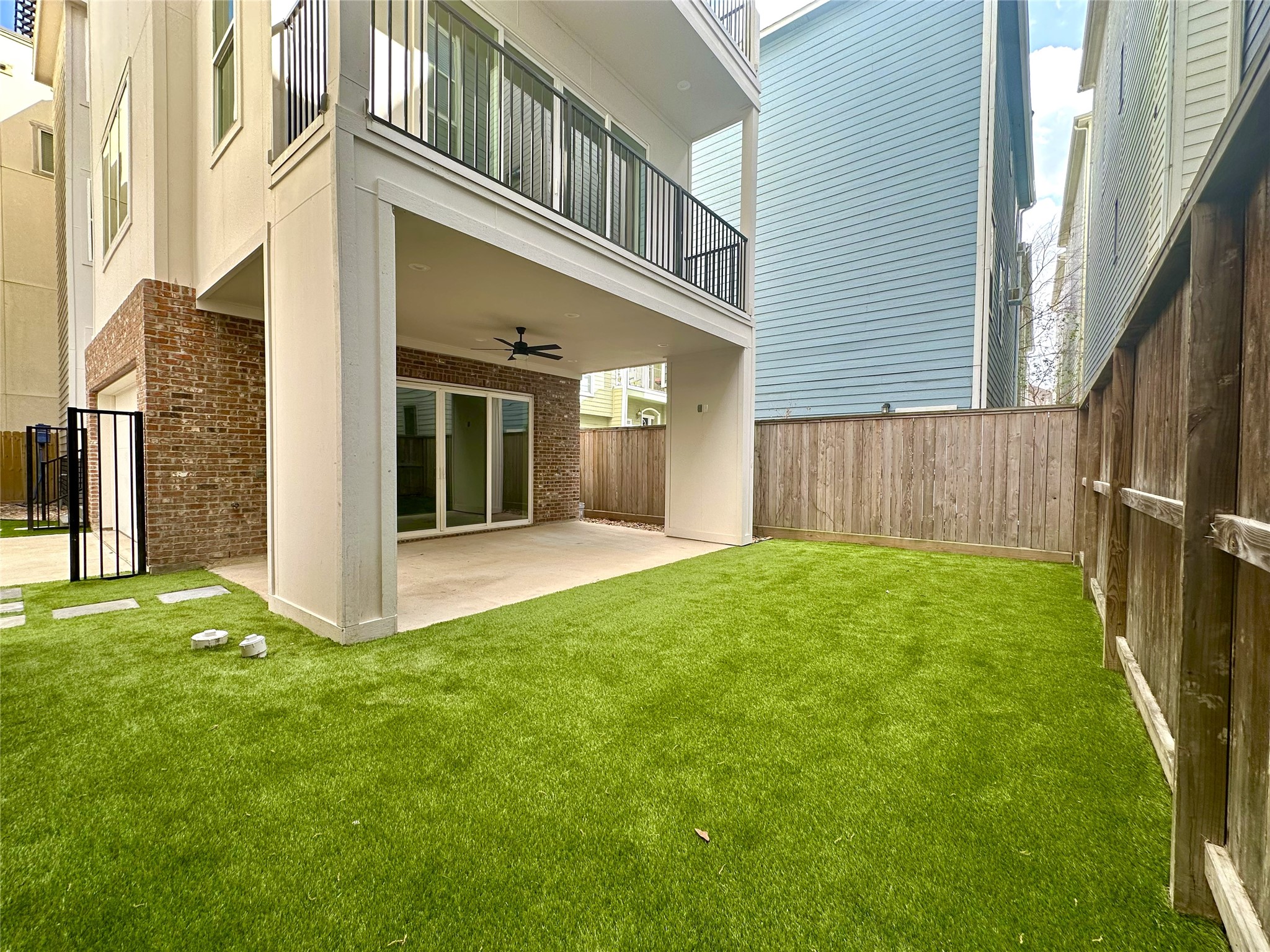 1140 West 16th Street Houston, TX 77008 - Photo 1 of 23 a view of an house with backyard