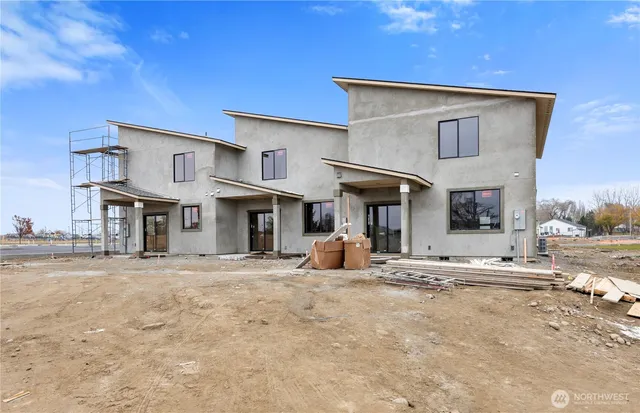 $300,000 | 601 Lot 10 Dorsing Street, Unit B, Moses Lake, WA 98837