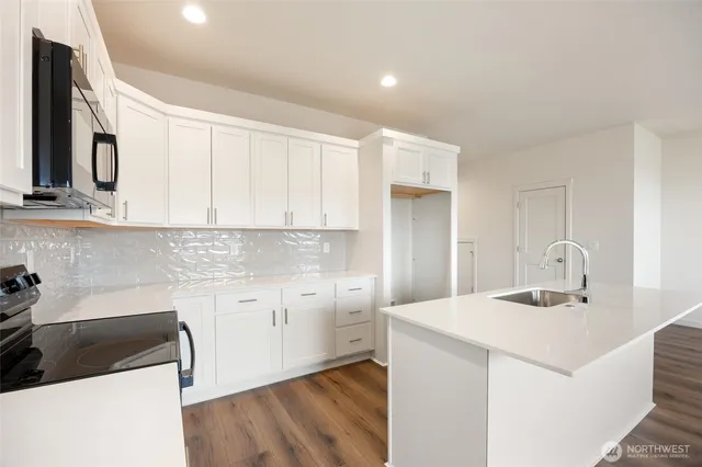 $300,000 | 601 Lot 10 Dorsing Street, Unit B, Moses Lake, WA 98837