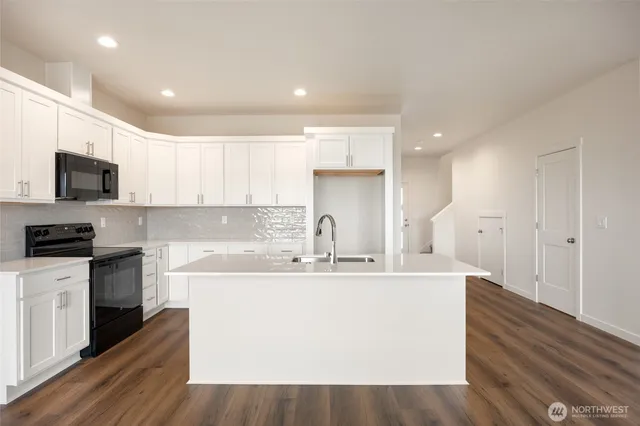 $300,000 | 601 Lot 10 Dorsing Street, Unit B, Moses Lake, WA 98837