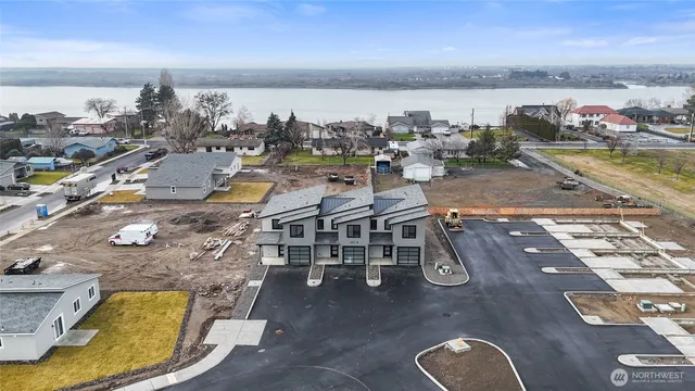 $300,000 | 601 Lot 10 Dorsing Street, Unit B, Moses Lake, WA 98837