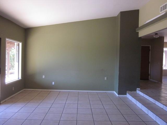 25551 Jesmond Dene Road Escondido, CA 92026 - Photo 3 of 14 Gallery Image 3