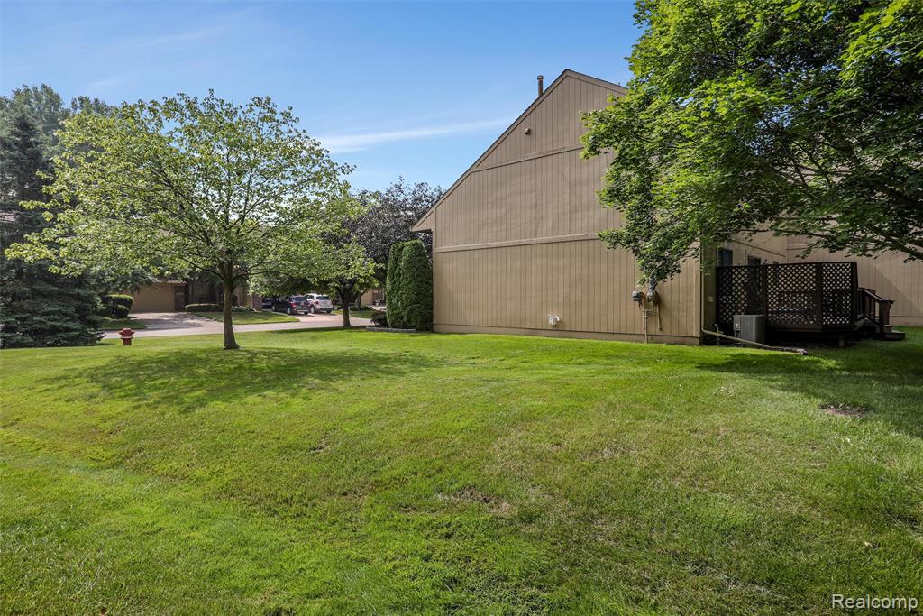 2137 Crystal Drive Rochester Hills, MI 48309 - Photo 31 of 32