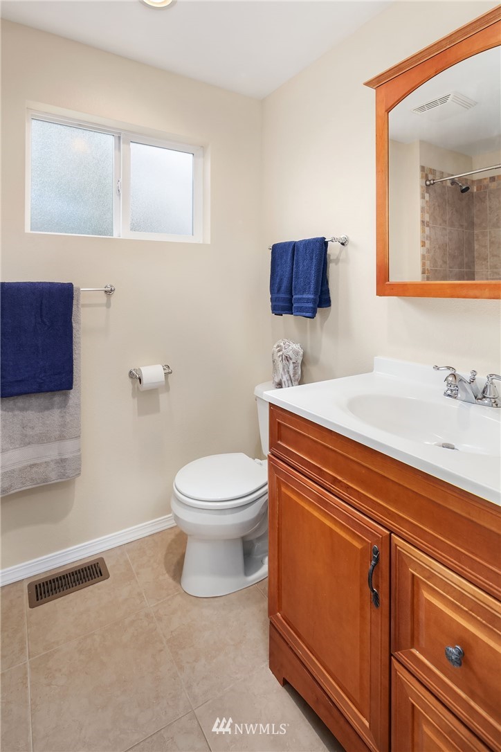 20006 101st Avenue Northeast Bothell, WA 98011 - Photo 12 of 23 Gallery Image 12