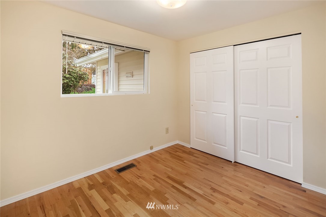 20006 101st Avenue Northeast Bothell, WA 98011 - Photo 14 of 23 Gallery Image 14