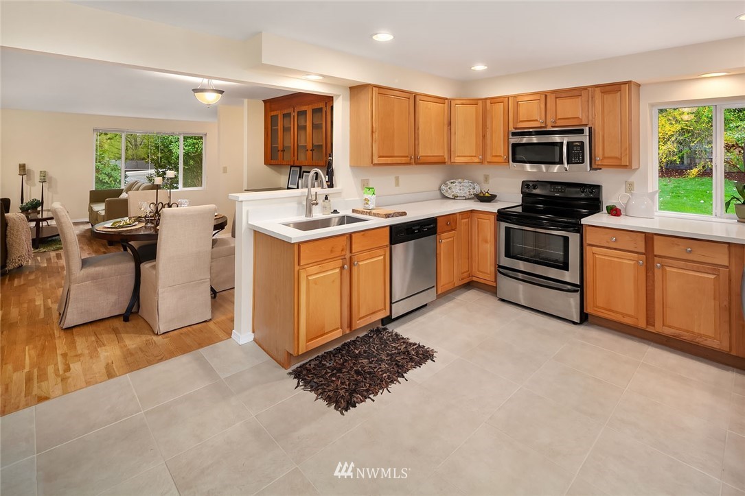 20006 101st Avenue Northeast Bothell, WA 98011 - Photo 7 of 23 Gallery Image 7