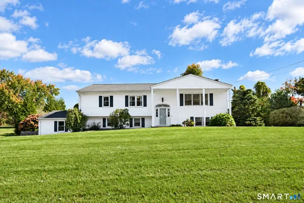 $699,000 | 9 Surrey Drive, Brookfield, CT 06804