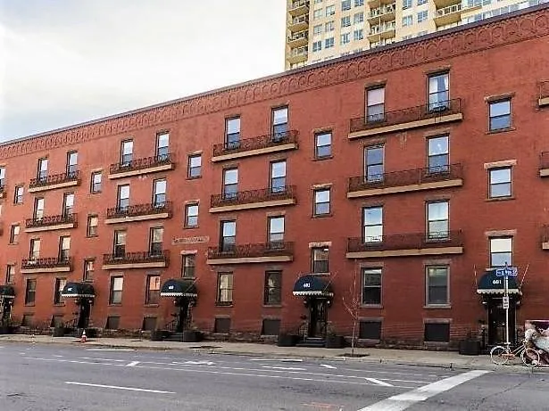 $900 | 605 South 9th Street, Unit 8, Minneapolis, MN 55404