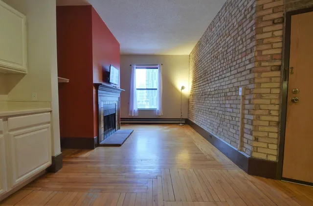 $900 | 605 South 9th Street, Unit 8, Minneapolis, MN 55404