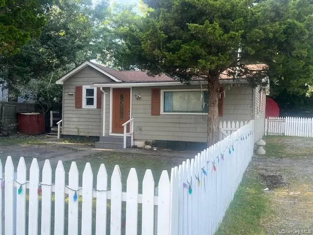 $485,000 | 84 Point Road, Flanders, NY 11901