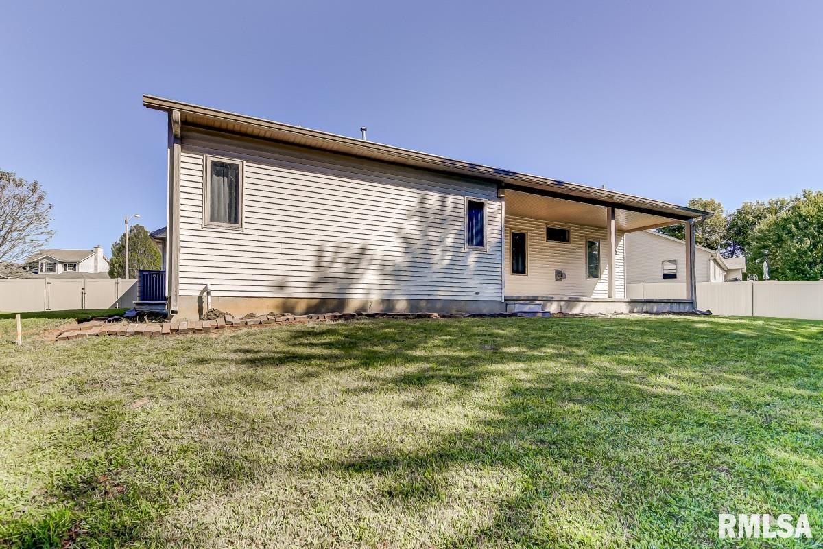 1524 Hosta Street Springfield, IL 62712 - Photo 38 of 40
