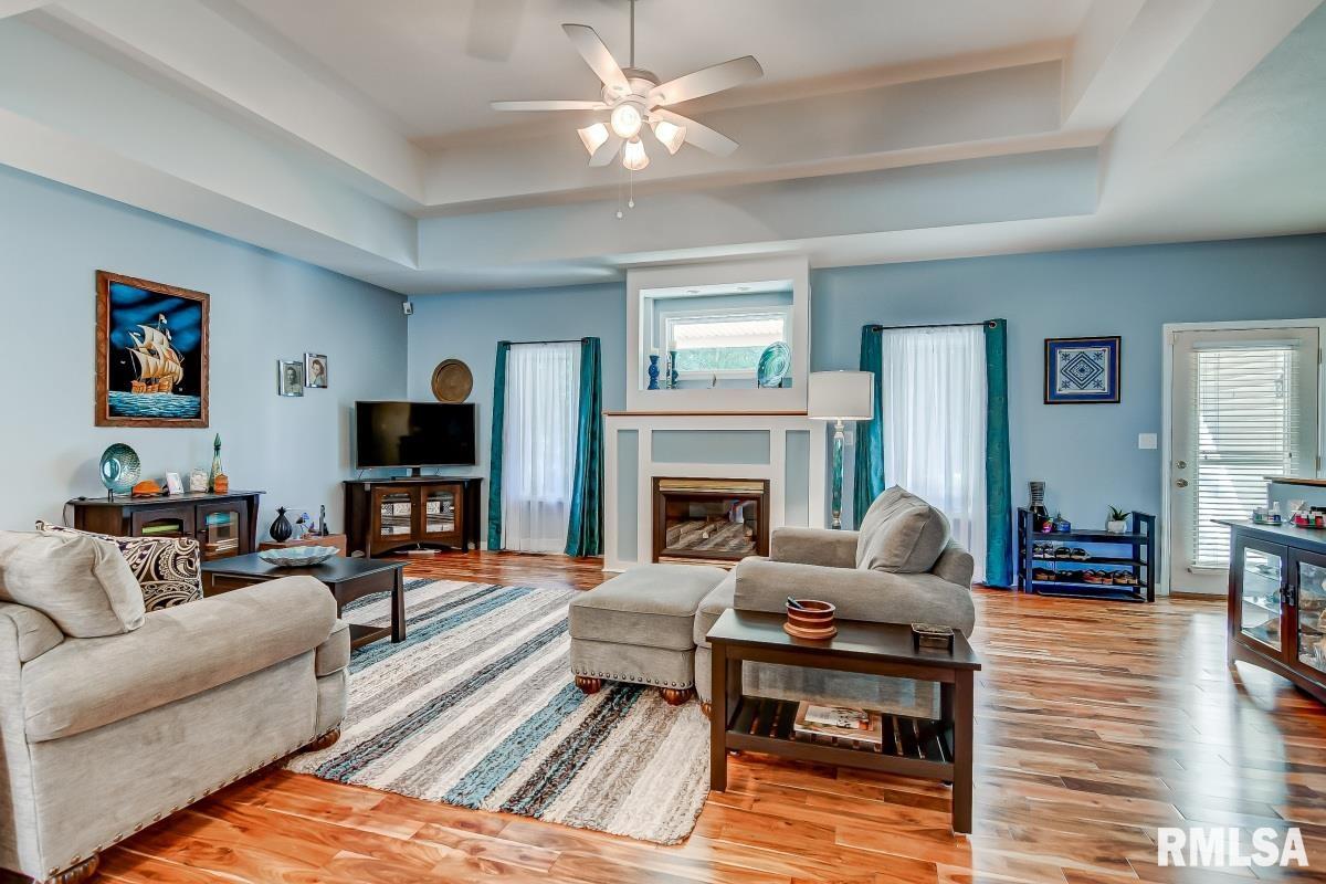 1524 Hosta Street Springfield, IL 62712 - Photo 4 of 40