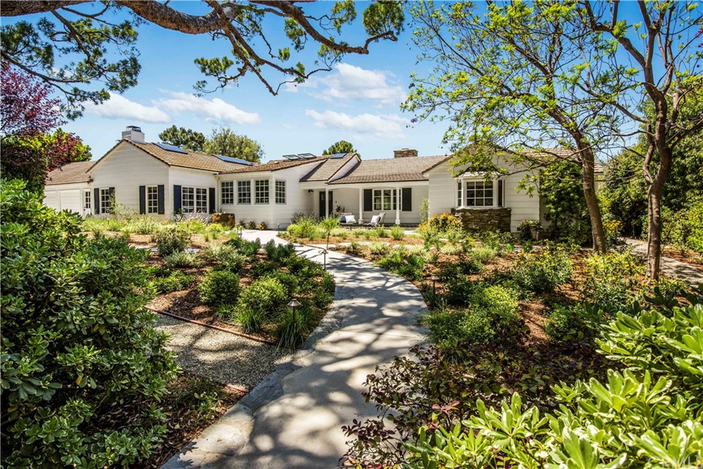 7 Acacia Road Rolling Hills, CA 90274 - Photo 3 of 25