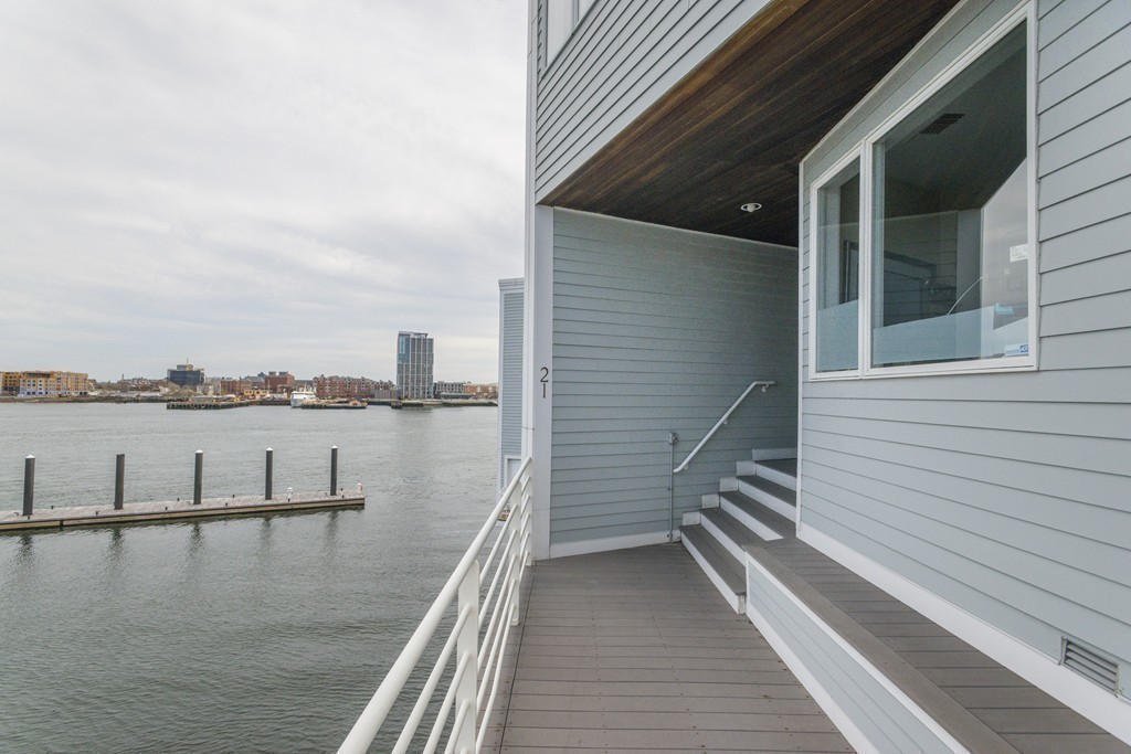 21 Constellation Wharf, Unit 21 Boston, MA 02129 - Photo 26 of 27