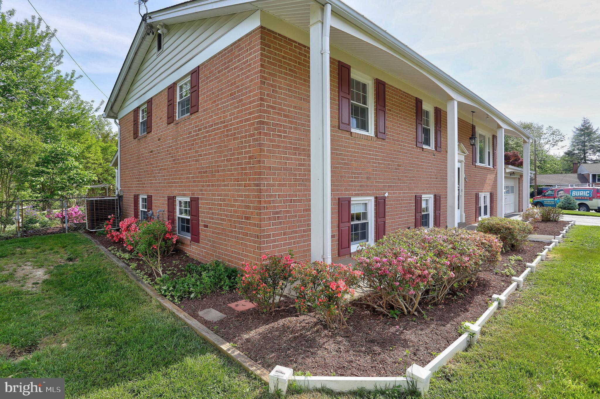 7602 Laurel Ridge Court Laurel, MD 20707 - Photo 3 of 45 Gallery Image 3