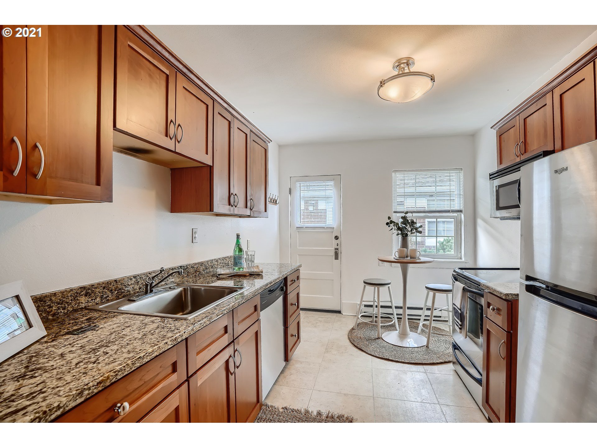 2601 Northwest Raleigh Street, Unit 14 Portland, OR 97210 - Photo 3 of 11 Gallery Image 3