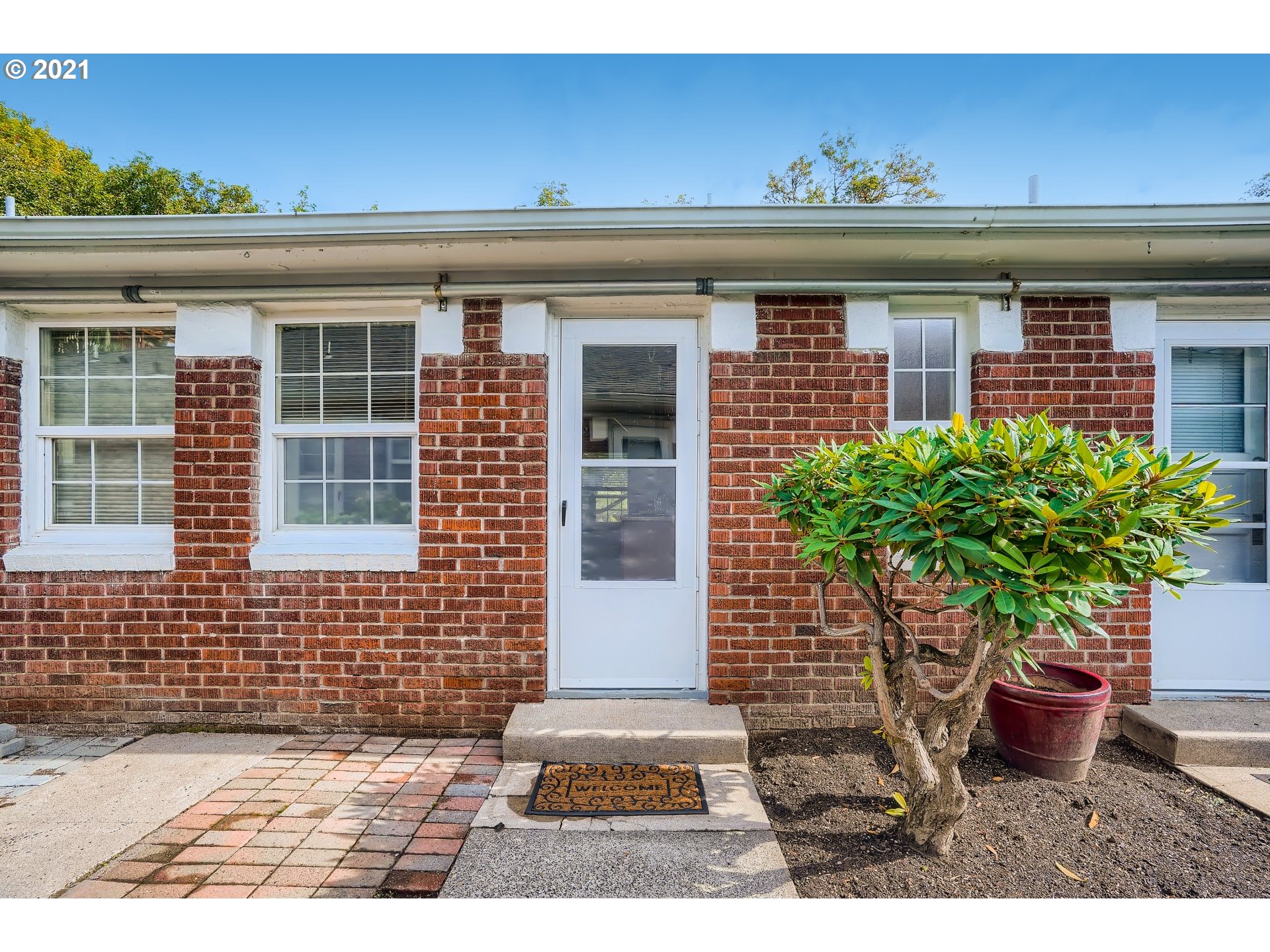 2601 Northwest Raleigh Street, Unit 14 Portland, OR 97210 - Photo 9 of 11 Gallery Image 9