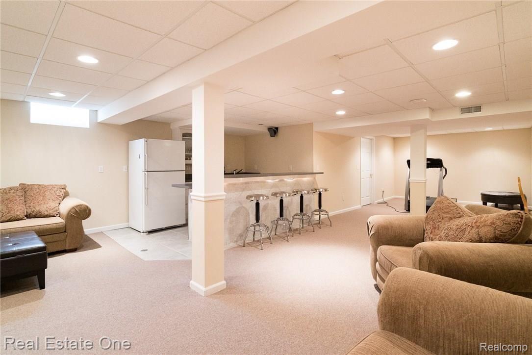 861 Norcross Drive Rochester, MI 48307 - Photo 27 of 50 861-Norcross--31.jpg