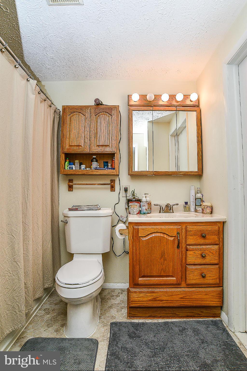 8796 Newington Commons Road Lorton, VA 22079 - Photo 14 of 19 Bath