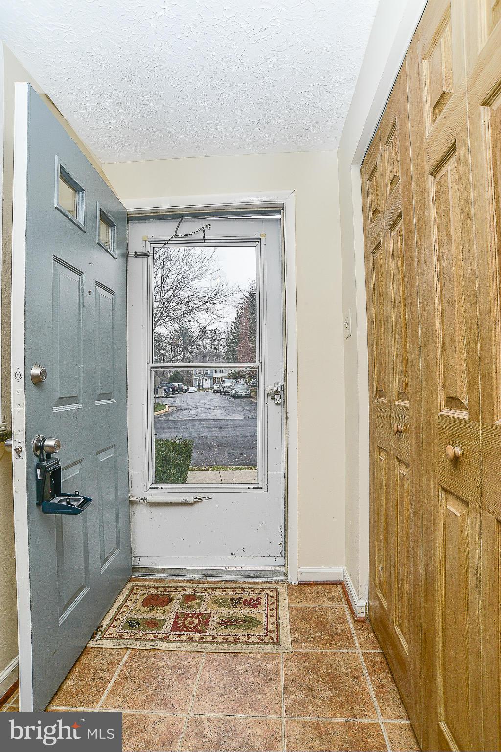 8796 Newington Commons Road Lorton, VA 22079 - Photo 8 of 19 Interior (General)