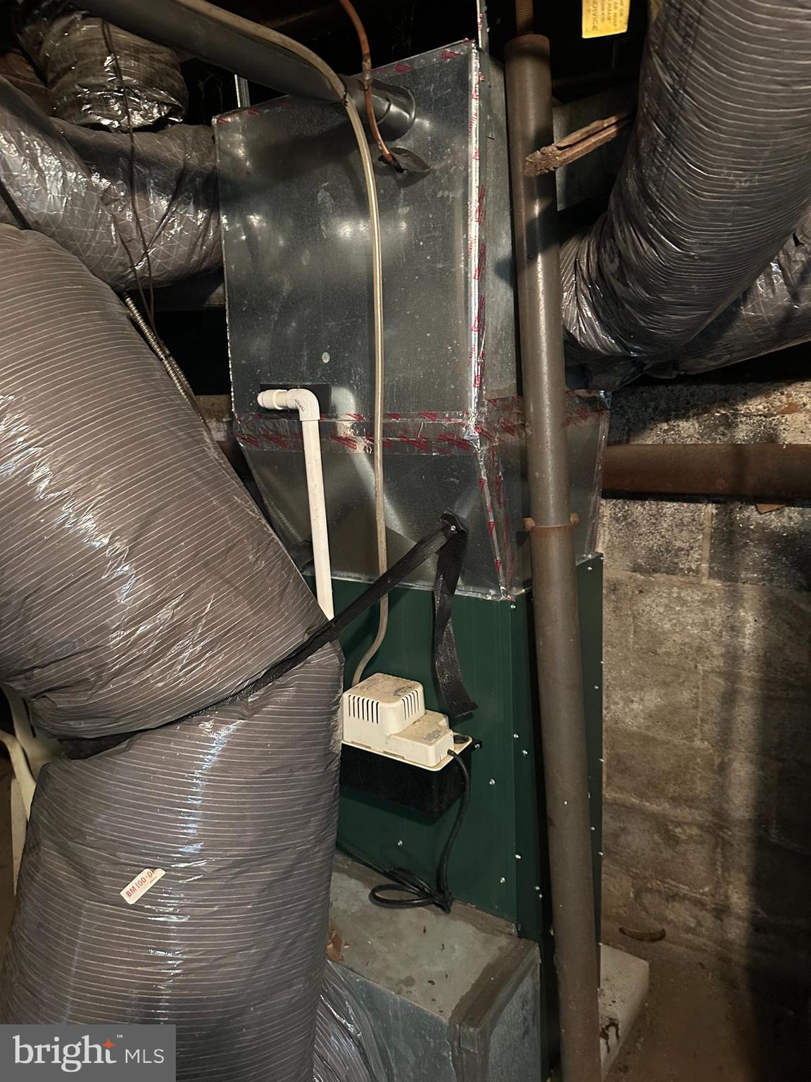 1516 Fairview Avenue Langhorne, PA 19047 - Photo 21 of 26 a close view of stove