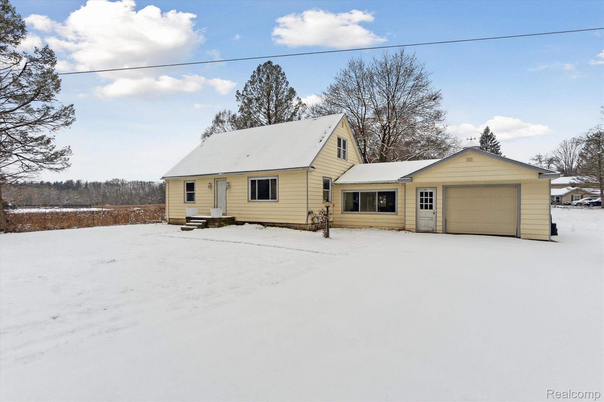 3457 Byron Road Howell, MI 48855 - Photo 4 of 35 Gallery Image 4