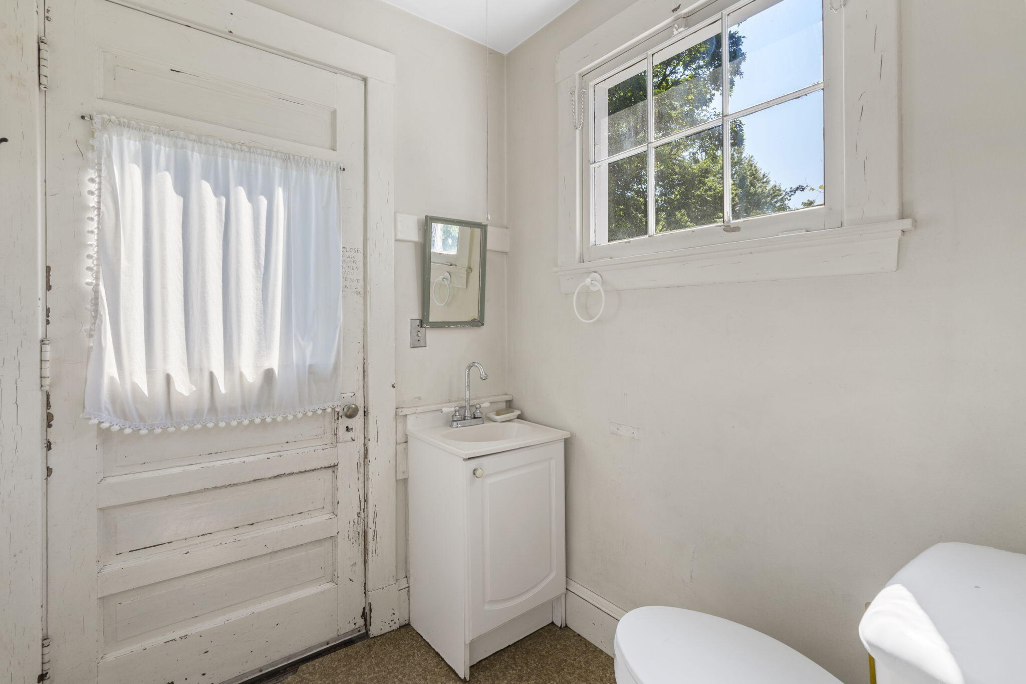 168 Clinton Street Portland, ME 04103 - Photo 16 of 27 12-web-or-mls-DSC08447