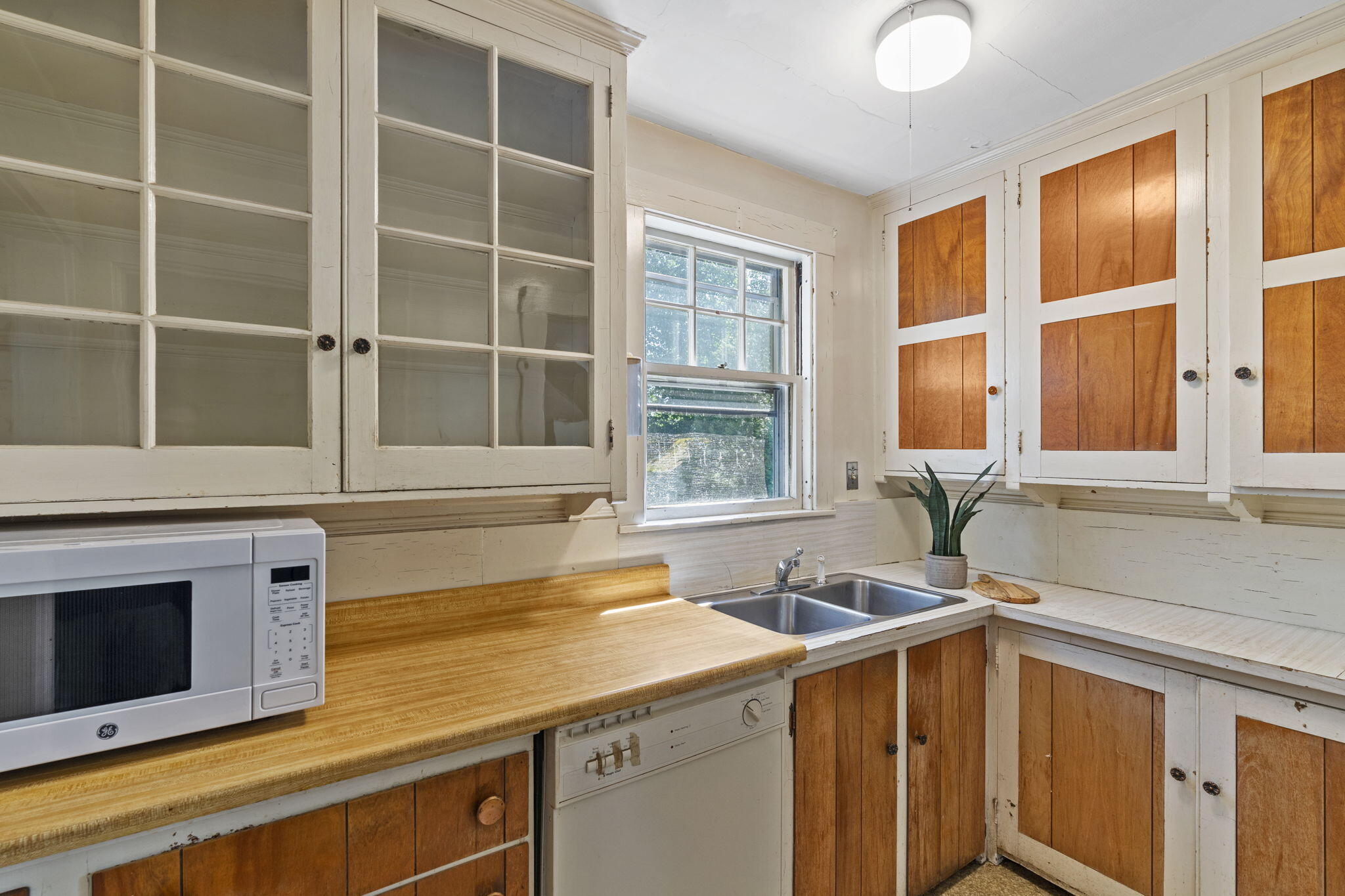 168 Clinton Street Portland, ME 04103 - Photo 7 of 27 15-web-or-mls-DSC08432