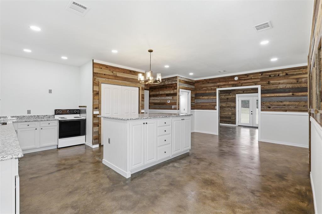 3933 Sarra Lane Springtown, TX 76082 - Photo 15 of 38 Gallery Image 15