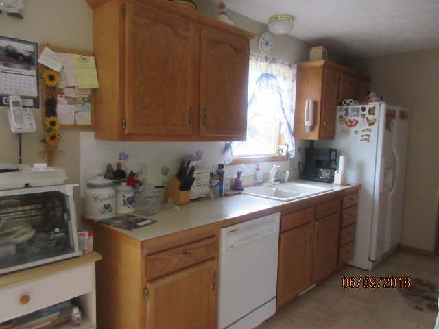7875 Fenner Road Laingsburg, MI 48848 - Photo 5 of 24 31350293-4.JPG
