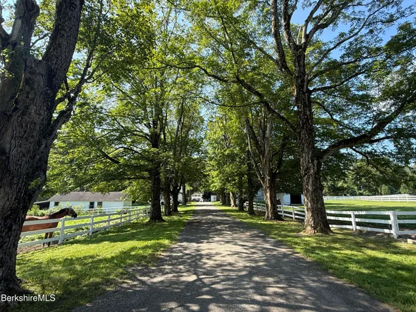 $1,500,000 | 802 State Road, Richmond, MA 01254