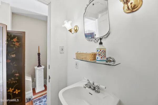 $1,500,000 | 802 State Road, Richmond, MA 01254