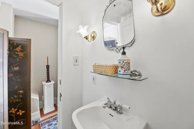 $1,500,000 | 802 State Road, Richmond, MA 01254