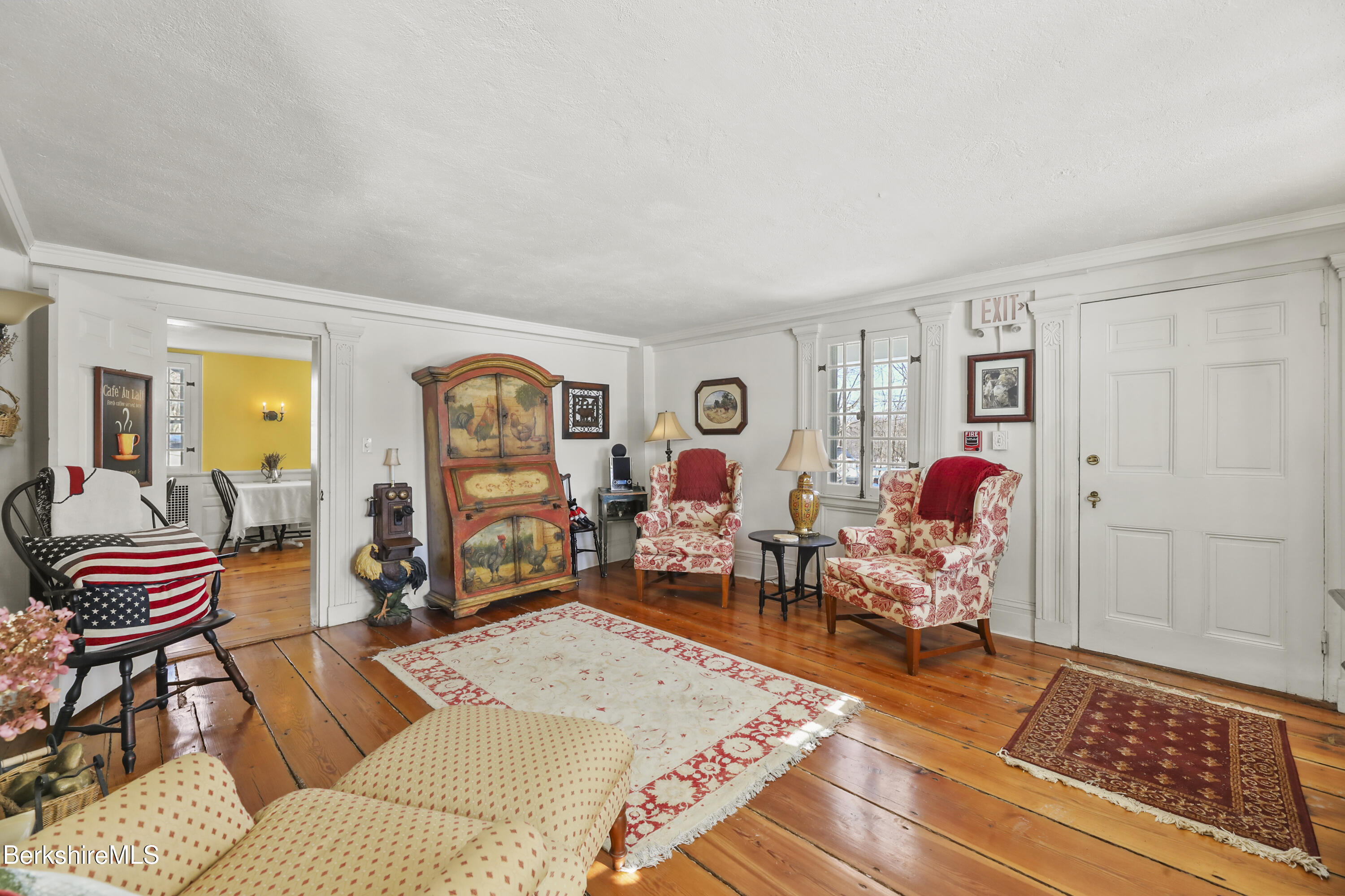 802 State Road Richmond, MA 01254 - Photo 18 of 43 Living Room