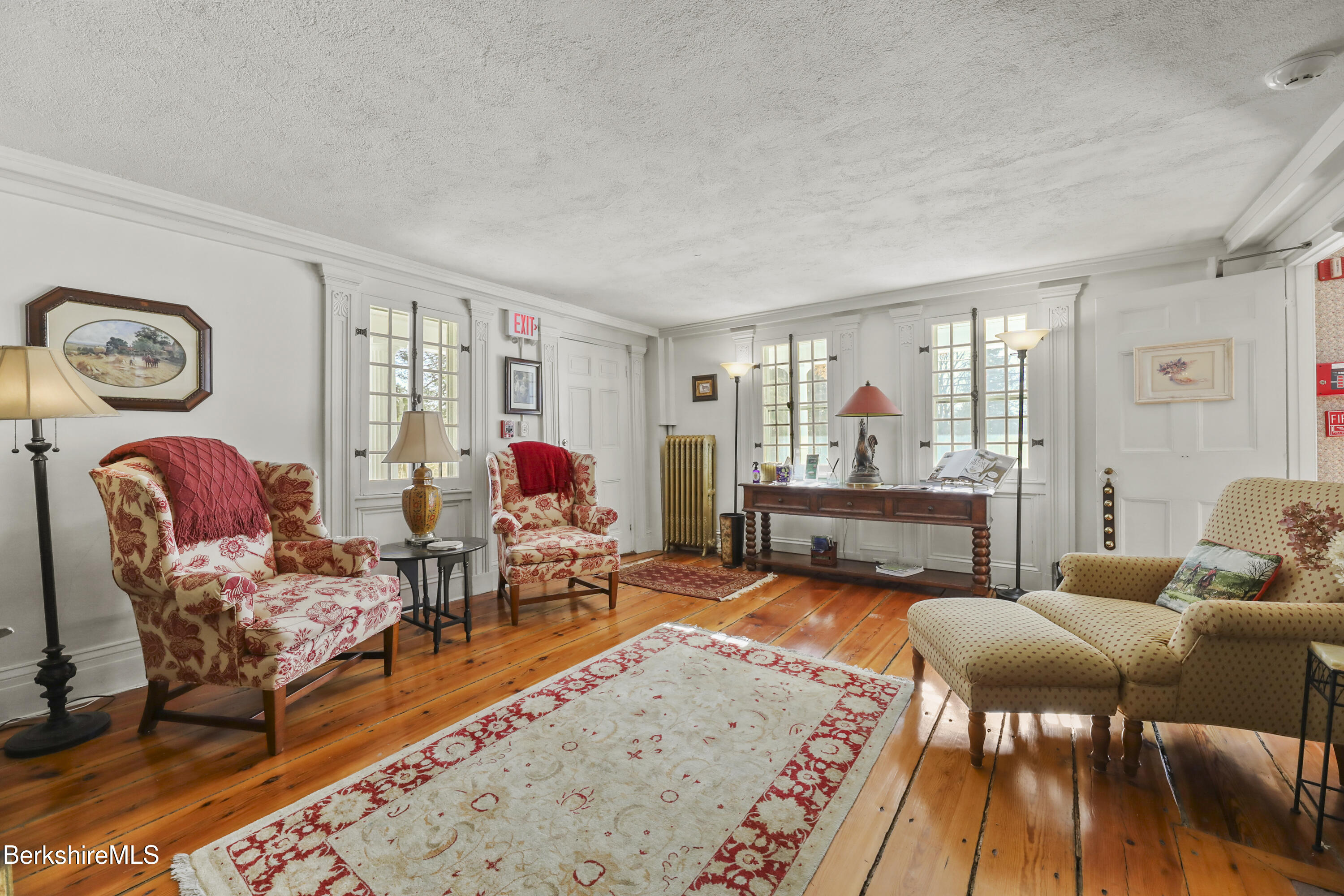 802 State Road Richmond, MA 01254 - Photo 19 of 43 Living Room