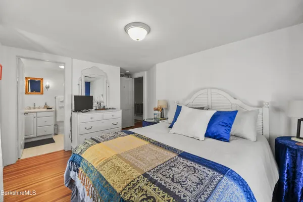 $1,500,000 | 802 State Road, Richmond, MA 01254