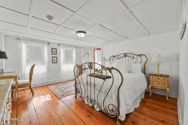 $1,500,000 | 802 State Road, Richmond, MA 01254