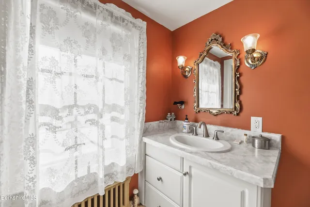 $1,500,000 | 802 State Road, Richmond, MA 01254