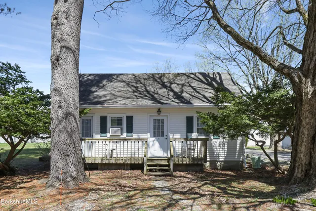 $1,500,000 | 802 State Road, Richmond, MA 01254