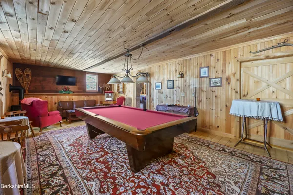 $1,500,000 | 802 State Road, Richmond, MA 01254