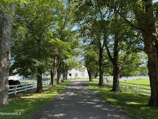 $1,500,000 | 802 State Road, Richmond, MA 01254