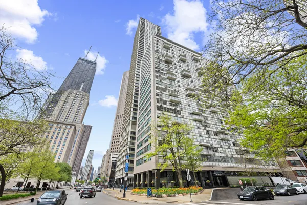 $515,000 | 1000 North Lake Shore Drive, Unit 808, Chicago, IL 60611
