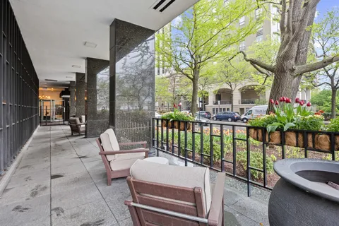 $485,000 | 1000 North Lake Shore Drive, Unit 808, Chicago, IL 60611