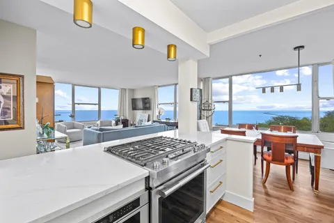 $485,000 | 1000 North Lake Shore Drive, Unit 808, Chicago, IL 60611